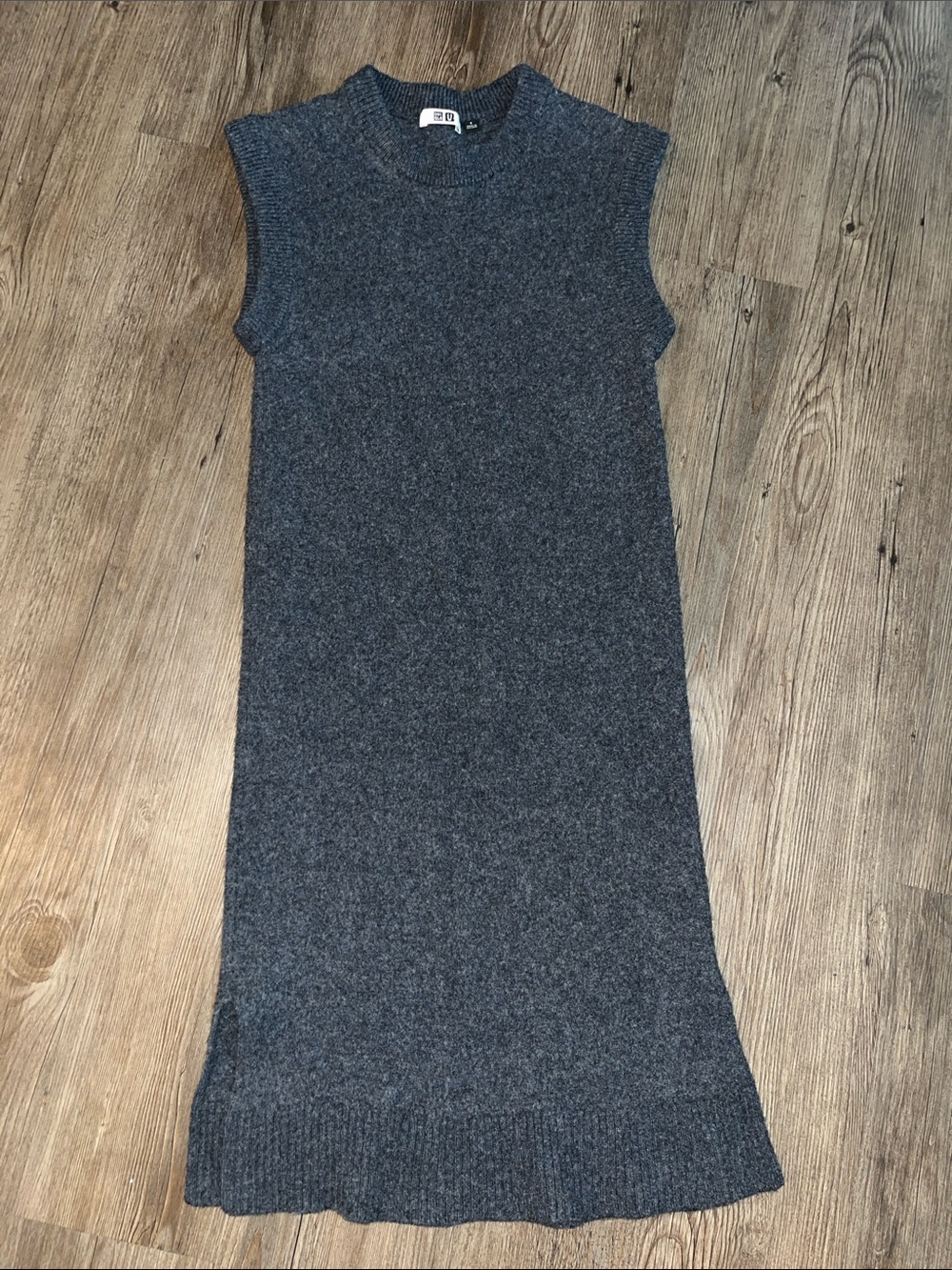 UNIQLO Sleeveless Knit Midi Dress